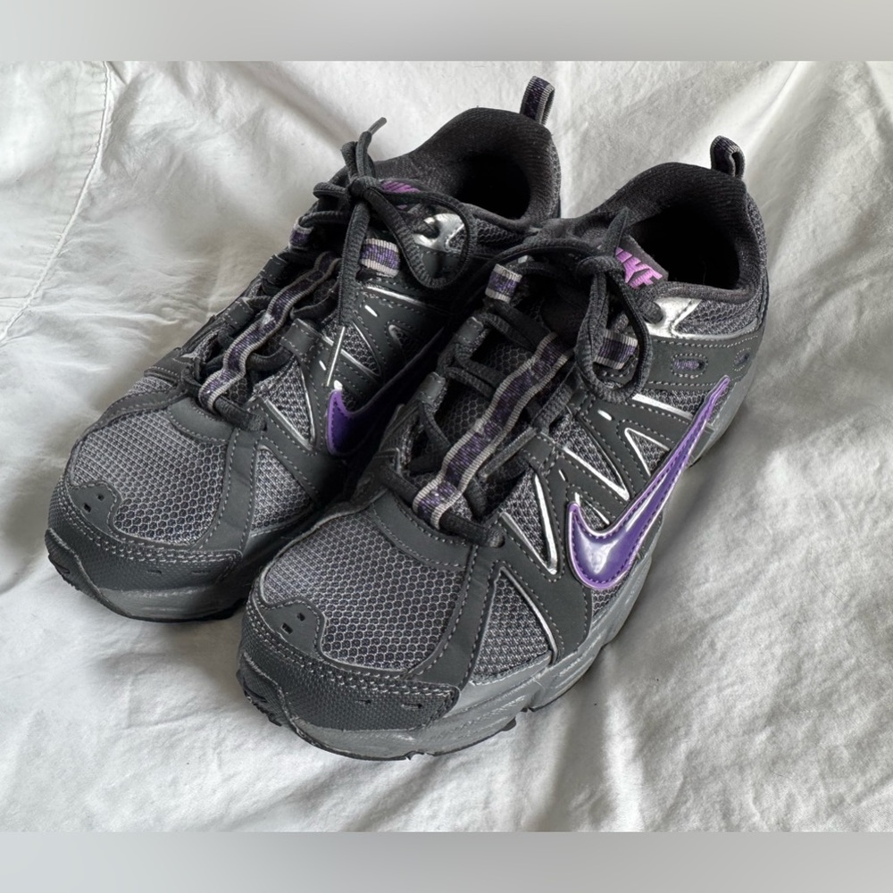 Nike Women’s Gray & Purple Air Alvord 8 Trail Tennis Shoes